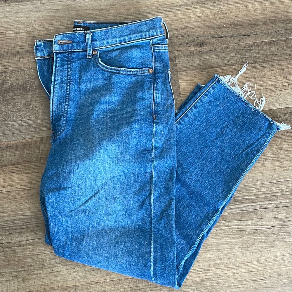 Express mom jean